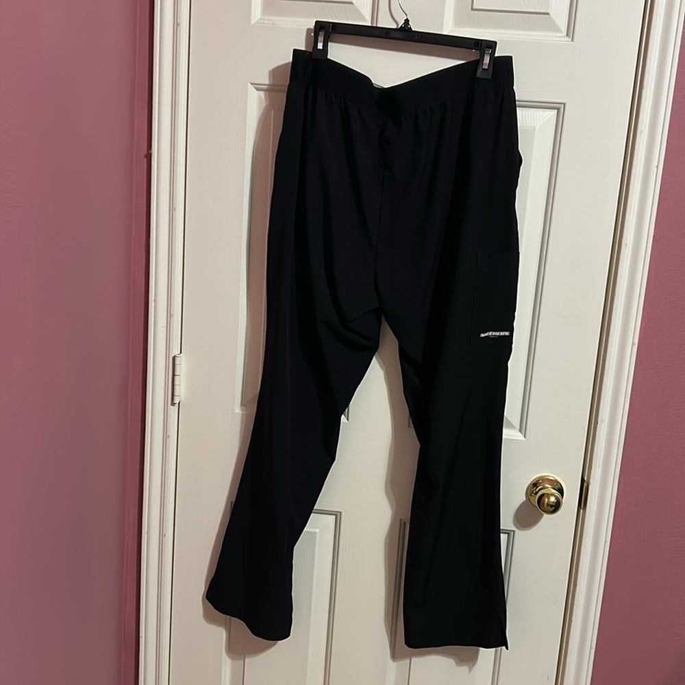 Scrub pants, size XL by Skechers - Picture 2 of 5